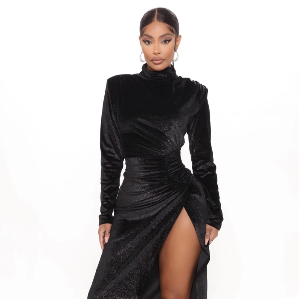 SHOWSTOPPER Velvet Maxi Dress